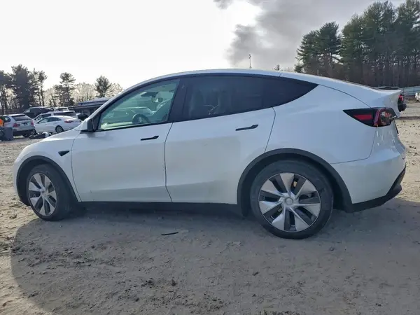 7SAYGAEE3PF664946 2023 TESLA MODEL Y - Image 2
