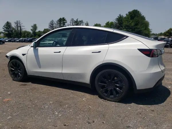 7SAYGAEE3PF665191 2023 TESLA MODEL Y - Image 2