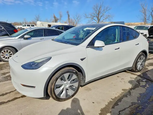 7SAYGAEE3PF700389 2023 TESLA MODEL Y - Image 1
