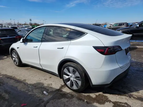 7SAYGAEE3PF700389 2023 TESLA MODEL Y - Image 2