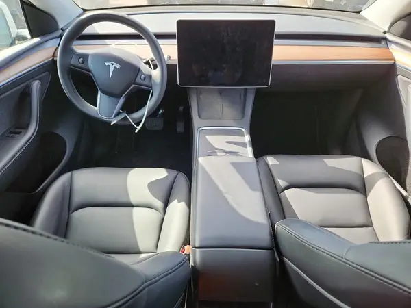 7SAYGAEE3PF700389 2023 TESLA MODEL Y - Image 8