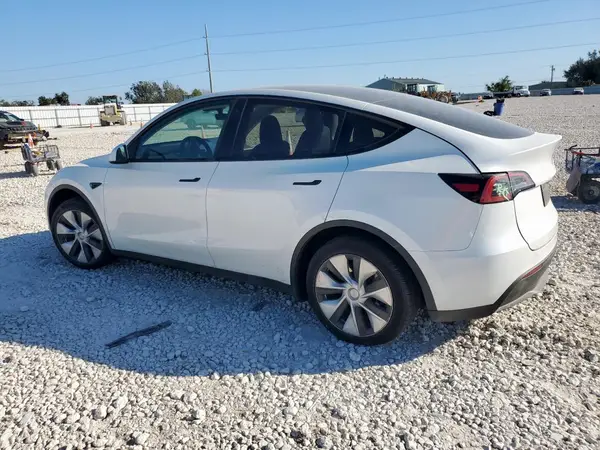 7SAYGAEE3PF700733 2023 TESLA MODEL Y - Image 2