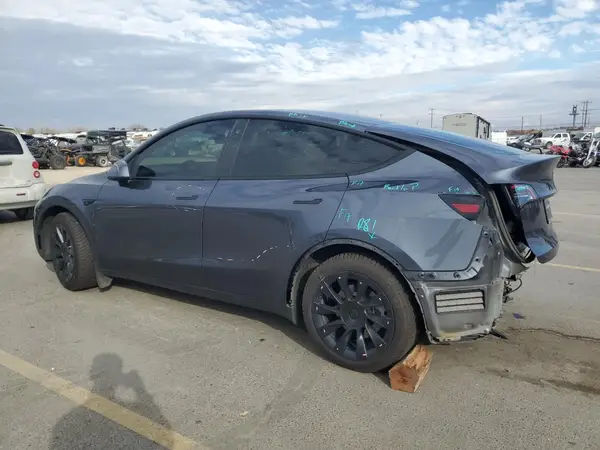7SAYGAEE3PF712185 2023 TESLA MODEL Y - Image 2