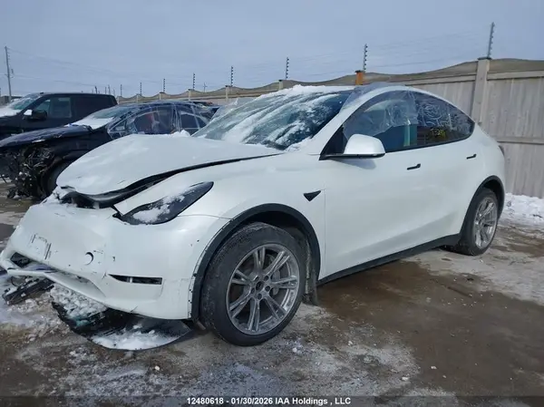 7SAYGAEE3PF758759 2023 TESLA MODEL Y - Image 2