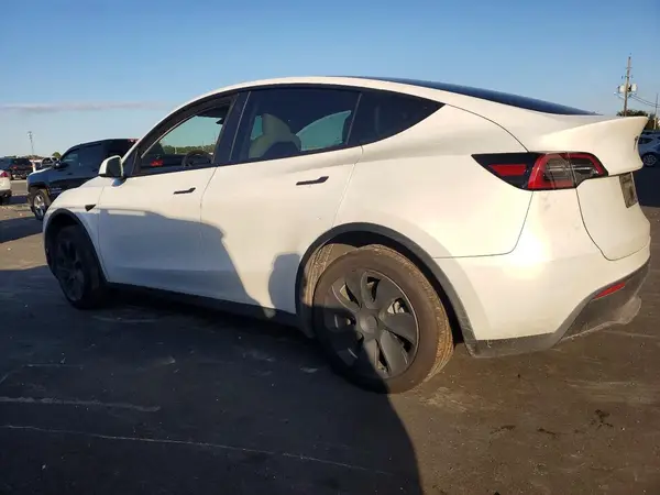 7SAYGAEE3PF772435 2023 TESLA MODEL Y - Image 2