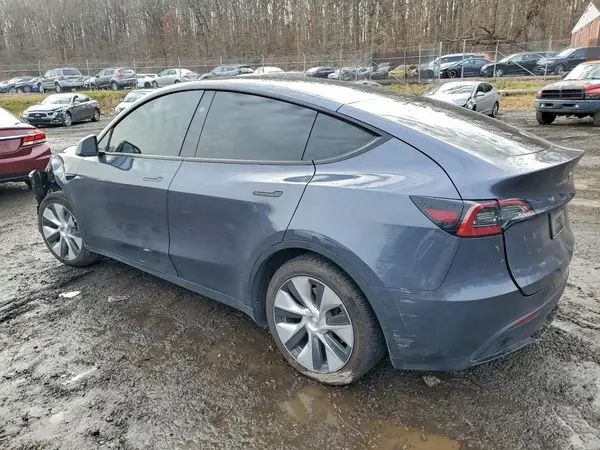 7SAYGAEE3PF801531 2023 TESLA MODEL Y - Image 2