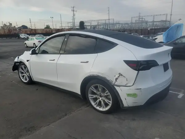 7SAYGAEE3PF810889 2023 TESLA MODEL Y - Image 2
