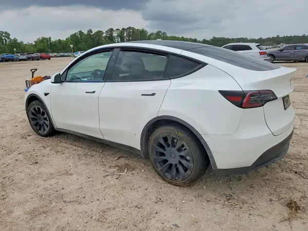 7SAYGAEE3PF812836 2023 TESLA MODEL Y - Image 2