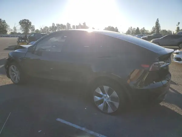 7SAYGAEE3PF833606 2023 TESLA MODEL Y - Image 2