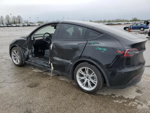 7SAYGAEE3PF840801 2023 TESLA MODEL Y - Image 2