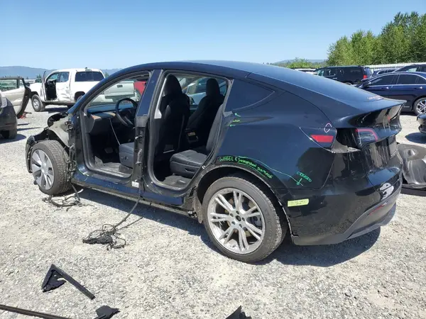 7SAYGAEE3PF849188 2023 TESLA MODEL Y - Image 2