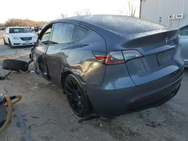 7SAYGAEE3PF849918 2023 TESLA MODEL Y - Image 2
