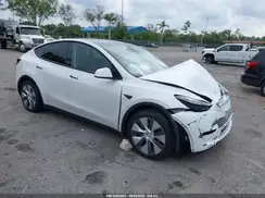 7SAYGAEE3PF850437 2023 TESLA MODEL Y