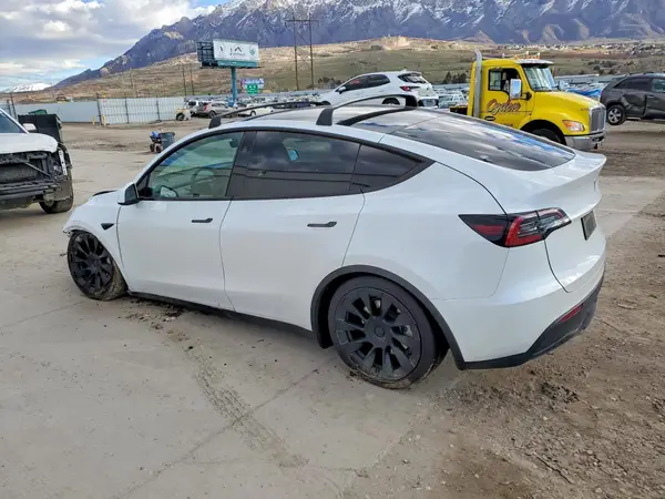 7SAYGAEE3PF871272 2023 TESLA MODEL Y - Image 2