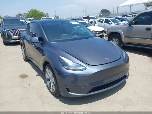 7SAYGAEE3PF871904 2023 TESLA MODEL Y - Image 1