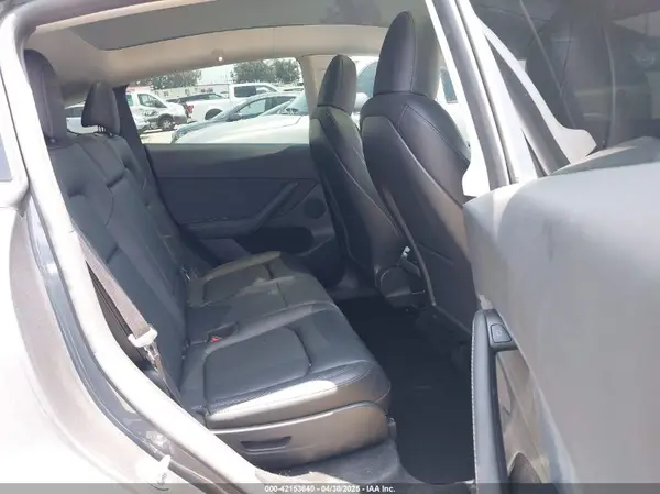 7SAYGAEE3PF871904 2023 TESLA MODEL Y - Image 8