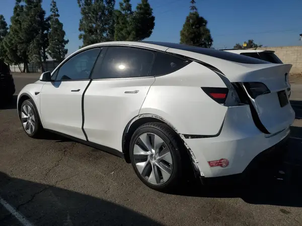 7SAYGAEE3PF873684 2023 TESLA MODEL Y - Image 2