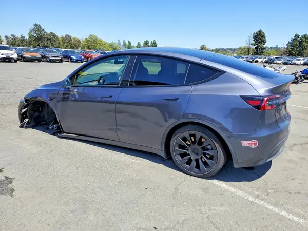 7SAYGAEE3PF873944 2023 TESLA MODEL Y - Image 2
