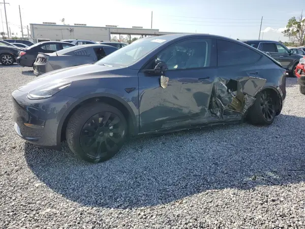 7SAYGAEE3PF874317 2023 TESLA MODEL Y - Image 1