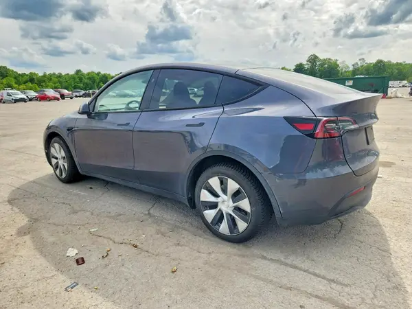 7SAYGAEE3PF878495 2023 TESLA MODEL Y - Image 2