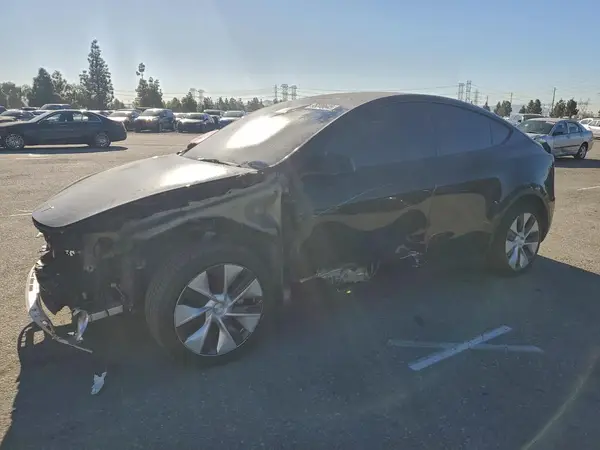 7SAYGAEE3PF882143 2023 TESLA MODEL Y - Image 1