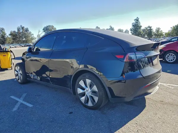 7SAYGAEE3PF882143 2023 TESLA MODEL Y - Image 2