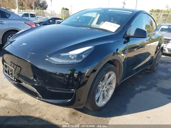 7SAYGAEE3PF883034 2023 TESLA MODEL Y - Image 2