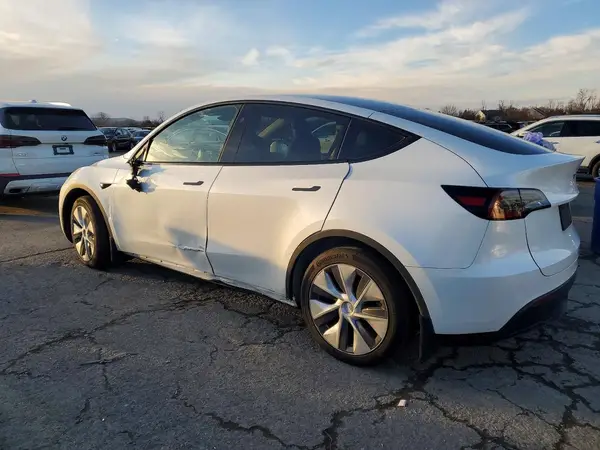 7SAYGAEE3PF885334 2023 TESLA MODEL Y - Image 2