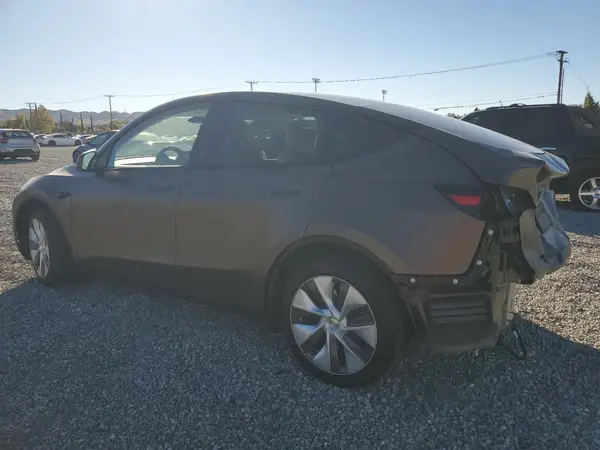 7SAYGAEE3PF900642 2023 TESLA MODEL Y - Image 2