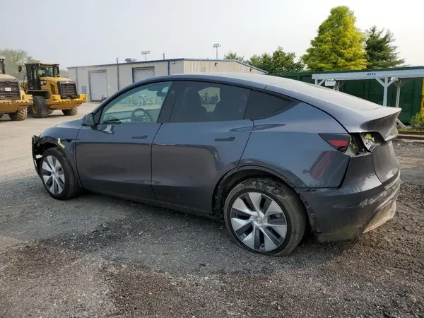 7SAYGAEE3PF911625 2023 TESLA MODEL Y - Image 2