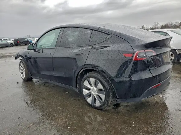 7SAYGAEE3PF919398 2023 TESLA MODEL Y - Image 2