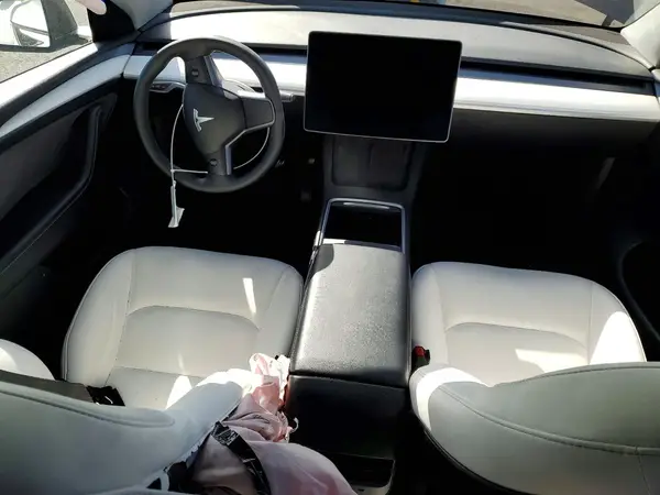 7SAYGAEE3PF945466 2023 TESLA MODEL Y - Image 8