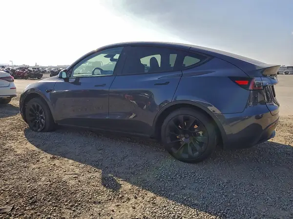7SAYGAEE3PF949954 2023 TESLA MODEL Y - Image 2