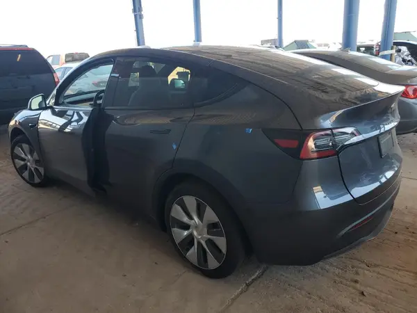 7SAYGAEE3PF957844 2023 TESLA MODEL Y - Image 2