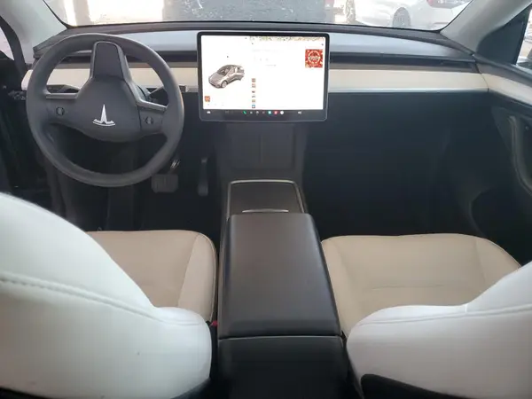 7SAYGAEE3PF957844 2023 TESLA MODEL Y - Image 8