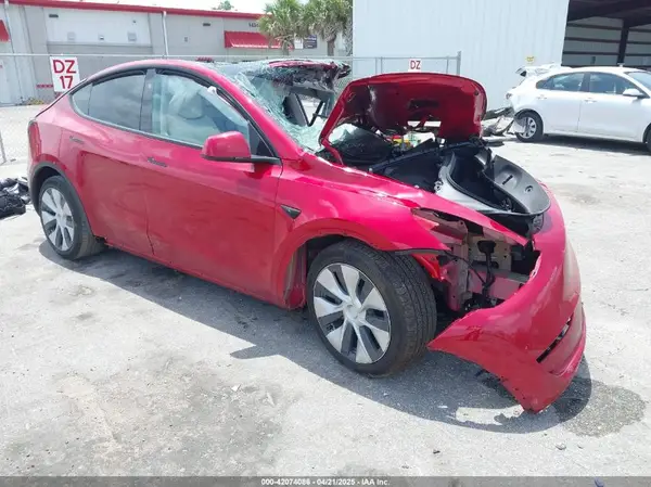 7SAYGAEE3PF968049 2023 TESLA MODEL Y - Image 1