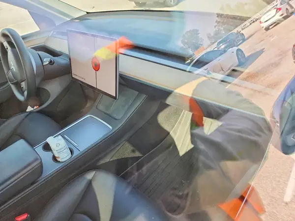 7SAYGAEE3RF002092 2024 TESLA MODEL Y - Image 8