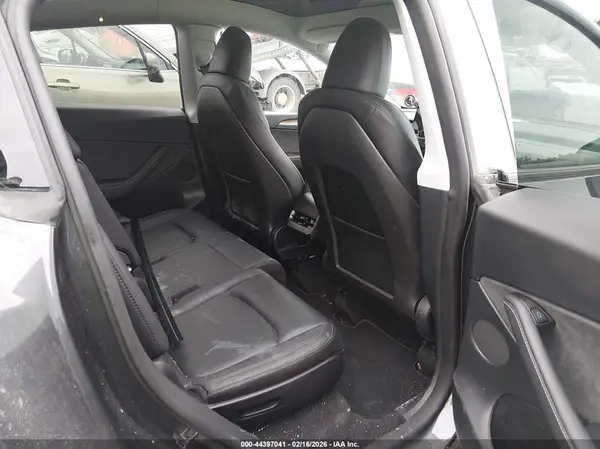 7SAYGAEE3RF009589 2024 TESLA MODEL Y - Image 8