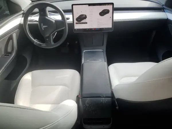 7SAYGAEE3RF011102 2024 TESLA MODEL Y - Image 8