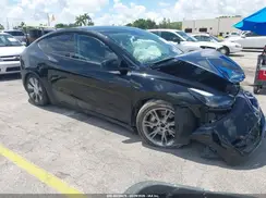 7SAYGAEE3RF024271 2024 TESLA MODEL Y