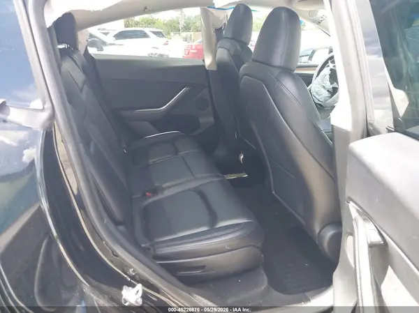 7SAYGAEE3RF024271 2024 TESLA MODEL Y - Image 8