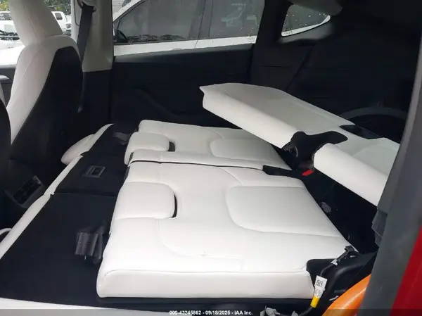 7SAYGAEE3RF032953 2024 TESLA MODEL Y - Image 8