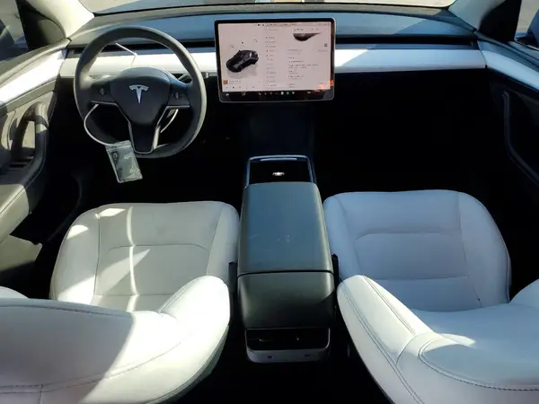 7SAYGAEE3RF034377 2024 TESLA MODEL Y - Image 8