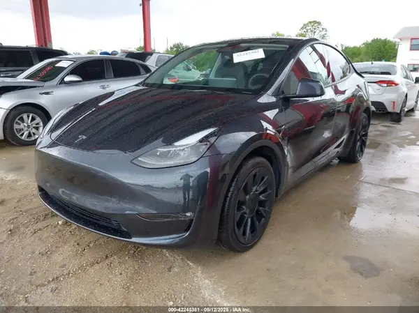 7SAYGAEE3RF039918 2024 TESLA MODEL Y - Image 2