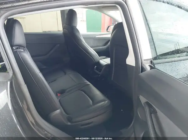 7SAYGAEE3RF039918 2024 TESLA MODEL Y - Image 8