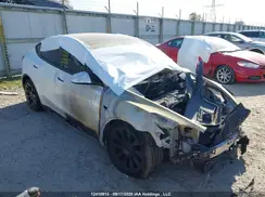 7SAYGAEE3RF058856 2024 TESLA MODEL Y