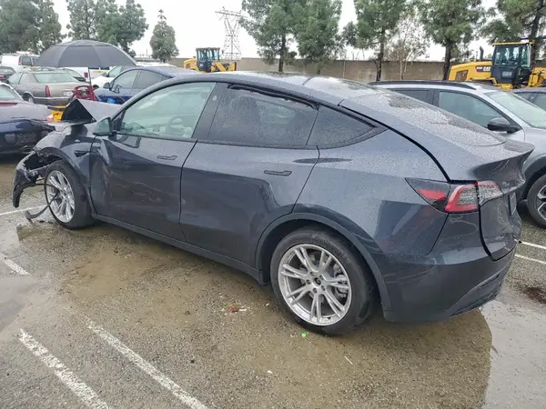 7SAYGAEE3RF063829 2024 TESLA MODEL Y - Image 2