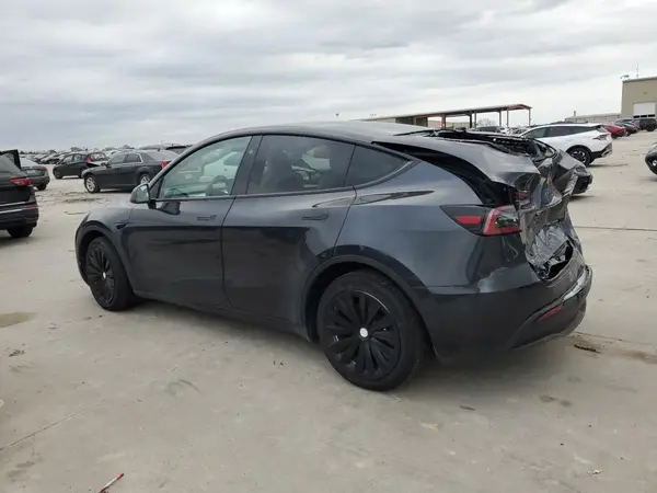 7SAYGAEE3RF071770 2024 TESLA MODEL Y - Image 2
