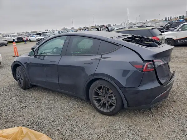 7SAYGAEE3RF121437 2024 TESLA MODEL Y - Image 2