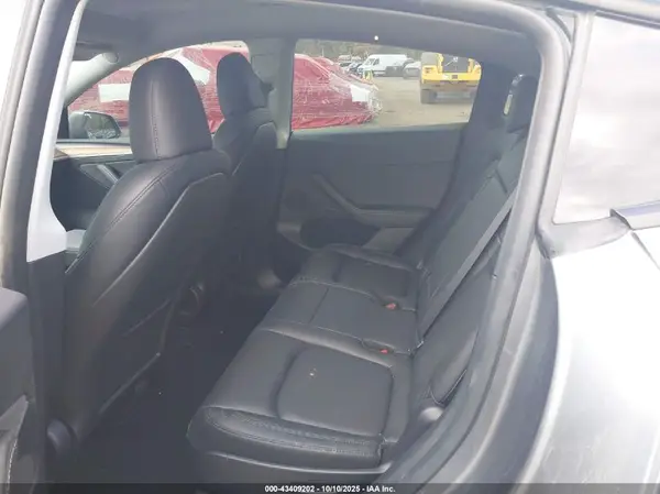 7SAYGAEE3RF133068 2024 TESLA MODEL Y - Image 8